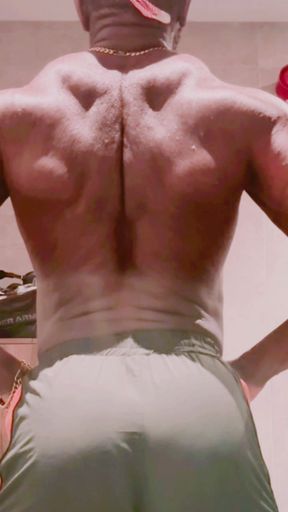 Black Muscle Upper Body Post Workout Pumped Flex Show