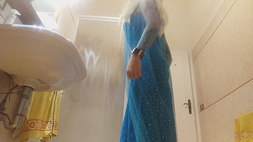 let it ...let it farts! elsa sing and farts for ya!