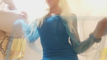 let it ...let it farts! elsa sing and farts for ya!