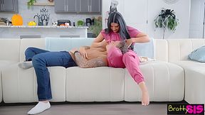 Angel Gostosa Takes Steobros Dick For Her Halloween Treat
