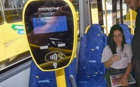 Female Student Can't Resist the Cock She Saw on the Bus