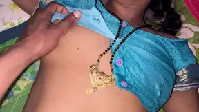 padosi bhabhi ko sari uthakar chudai kiya