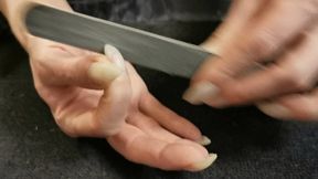 Sharpening pointy natural nails