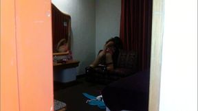 Espiada en su casa Desde la puerta principal. Weedhotsama