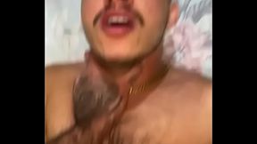 Grande 24CM de PAU GROSSO e peludo me arrombou at&eacute_ me encher de leite