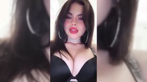 ”#brunette #redlips #bigboobs #latin #seductive #sparkly”