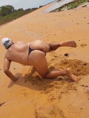 Ladysilva  on the beach in panties my hot ass