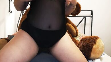 Hairy ass cracks under tight fit mesh while sunglasses modelos max pleasure