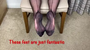 Mrs Mature Feet as the Big Elf