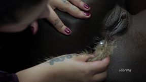 fui fazer uma massagem relaxante e a massagista me fez gozar com lingua e brinquedos - fernanda chocolatte e agatha ludovino