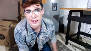 warehouse worker cum right on the floor