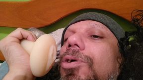 mostrando como e um cu e uma buceta de uma boneca inflavel