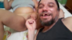 mostrando como e um cu e uma buceta de uma boneca inflavel