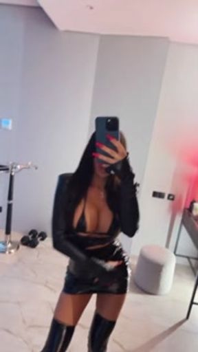 I'm in latex clothes. come and fuck me in the mouth and ass!