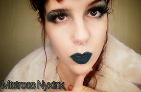 GLOSSY BLUE LIPS