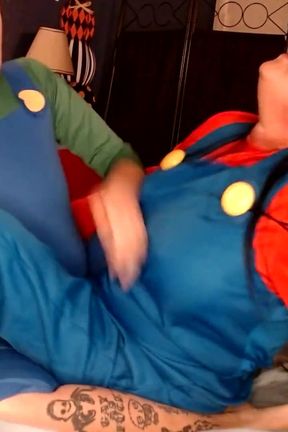 Lesbian Cosplay Mario and Luigi Scissoring