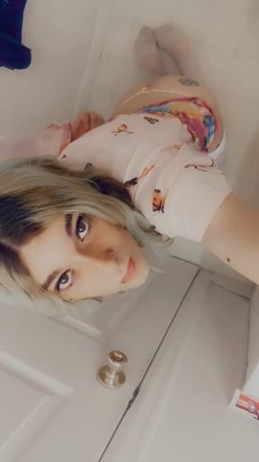 Kimono Kiss babe wants cock