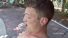 Sexy dude fukcing raw in the swimming pool