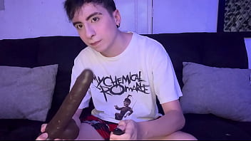 Me Meto Un Dildo En Mi Culo Que Se Mueve Solo