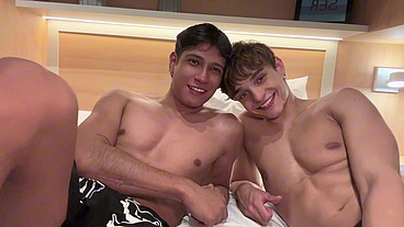 CORRIÉDOSE DENTRO DEL CULO DEL TWINK