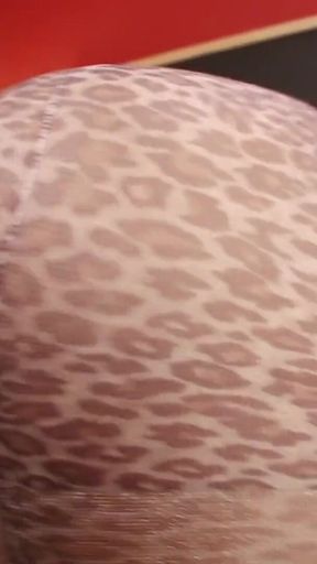 Submissive Dixie Belle pantyhose blowjob and mouthful of cum!