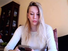 Tasty amateur blonde babe masturbating on web cam