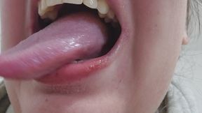 Playing with my tongue ( tongue and mouth fetish)