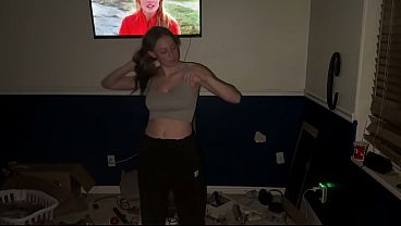 18 yr old Teen Girl takes off her clothes