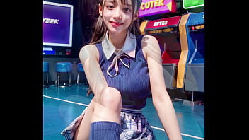 [4K] Arcade girl / AI ART