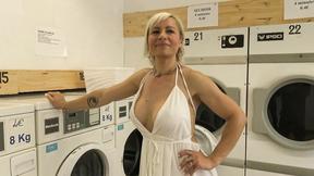 ”Colorful with Kim, 41 years old!”