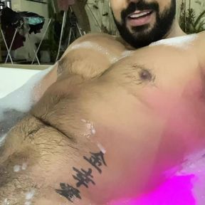 Jerking off in the bubble bath