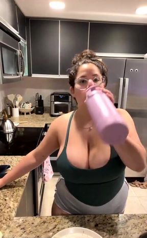 Live Stream with Dani Valentina