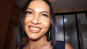 ”Fresh Thai ladyboy Duan gives her customer a massage with assfucking”