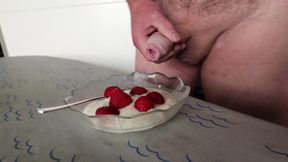 Strawbeerries with Cum Creme