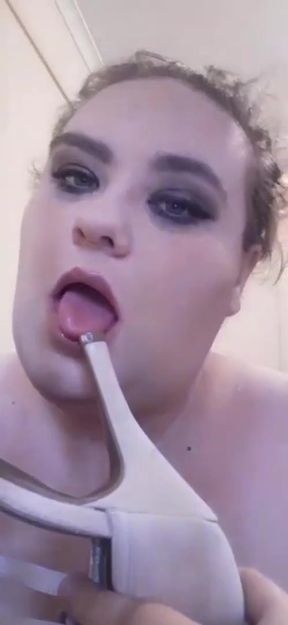 I like putting things in my mouth ep.1