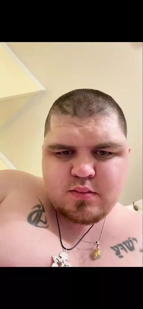 Fat guy shows hole &amp; blows huge load