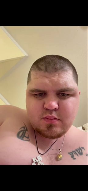 Fat guy shows hole &amp; blows huge load