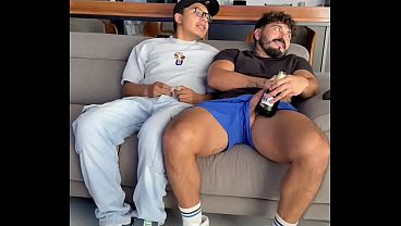 Play con los amigos, m&aacute_s amigos as&iacute_ por favor