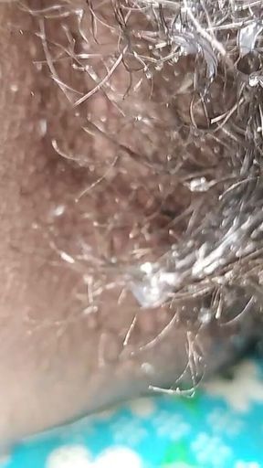 Desi Indian MILF Show Her Amazing Big Boobs and Pussy While She Bathing