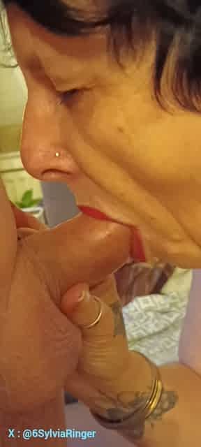 Sylvia Ringer : Cumshot on my black stockings