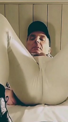 Exposure on All Fours