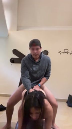 LATINA COLLEGE GIRL GIVES DEEP THROAT AND FUCKS HARD FOR MONEY