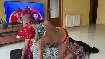 AMATEUR COUPLE LETTING THE SPIRIT OF CHRISTMAS COME HOME NOW ( with LITTLE BLONDE and WILDSPAINMAN )
