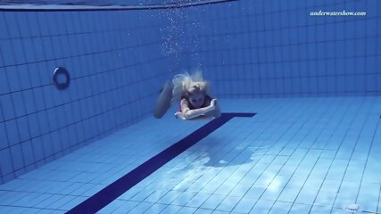 Elena Proklova underwater mermaid in pink dress