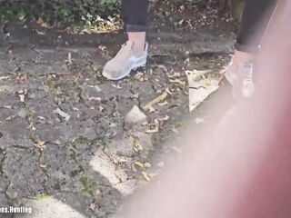 Random hetero married Chap at the park accepts my offer and tries his first homo blowjob at his lunch