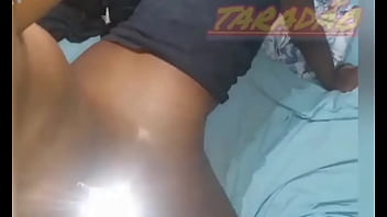 Socando e gozando no rabo da preta