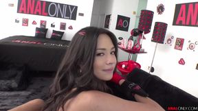 Bottoms up for Scarlett