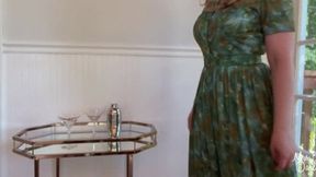 Naughty Vintage Housewife Orgasms While Teasing