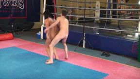 Hot muscle babe enjoy in domination