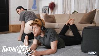 Chris White Finally Stops Gaming When He Realises His BF Troye Dean Was Having An Intense Orgasm - TWINKPOP